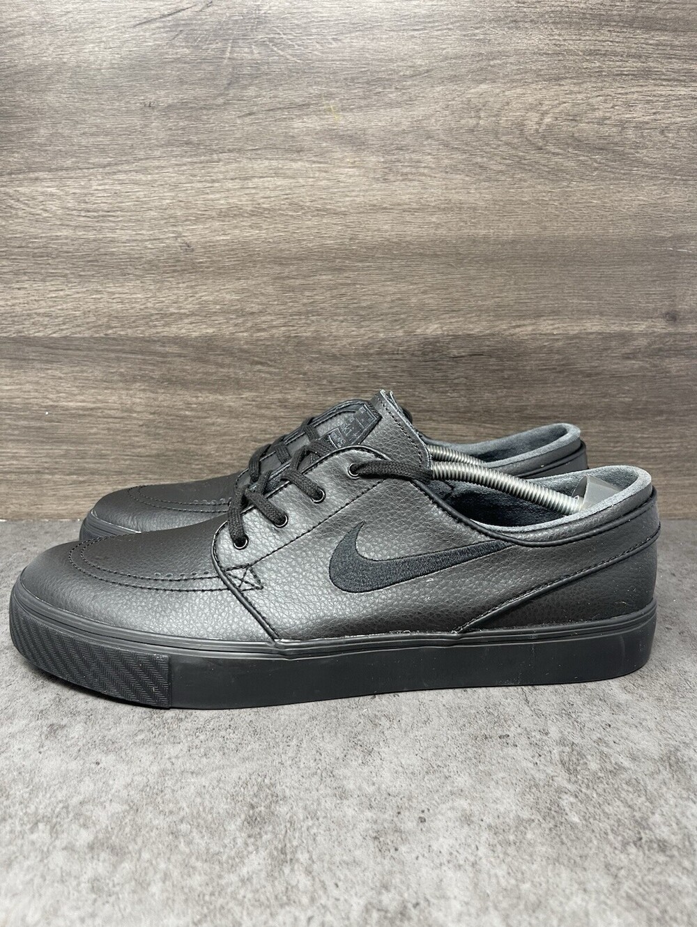 Nike SB Zoom Stefan Janoski Size 13 Mens Triple Black Leather Skate 616490-008